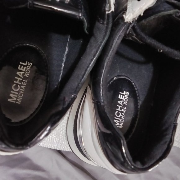 MICHAEL Michael Kors leather black and white  Allie Trainer size 6M - Picture 9 of 14